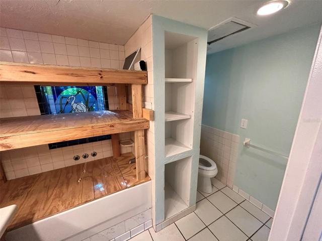 Rear Bldg - Bathroom