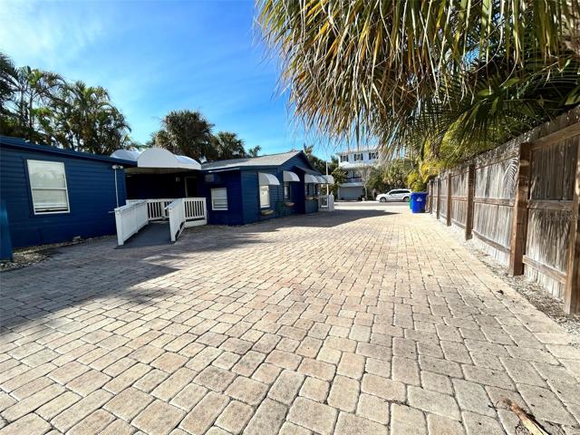 Lots of parking - rear facing street