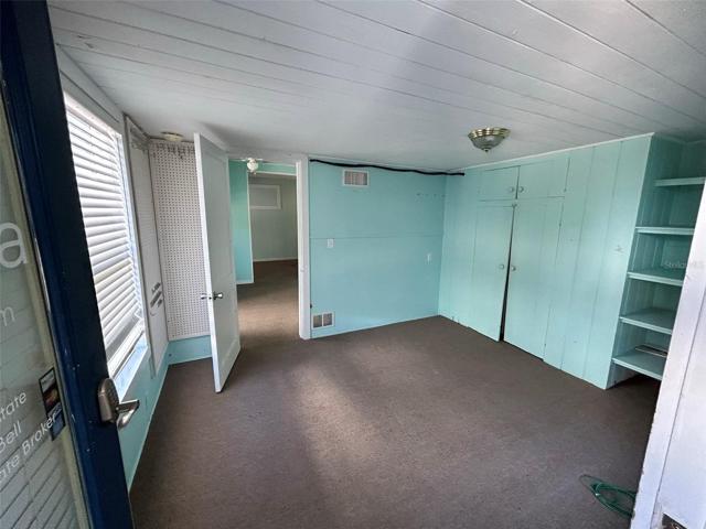 Rear Bldg - Entry
