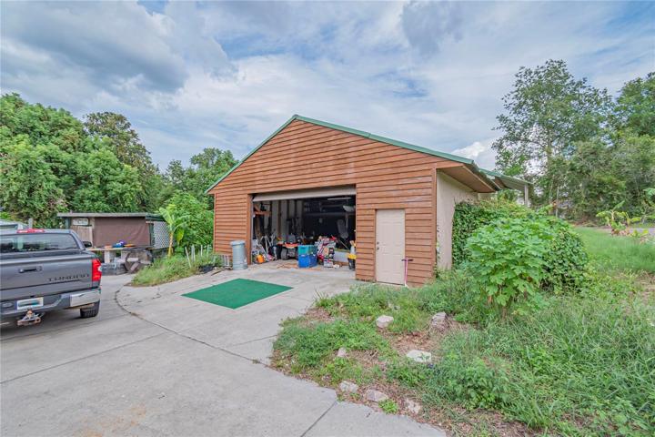 GARAGE & WORKSHOP