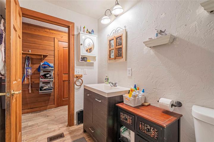 1ST FLOOR BATH
