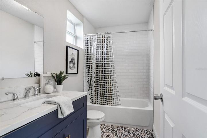 Studio Suite Bath