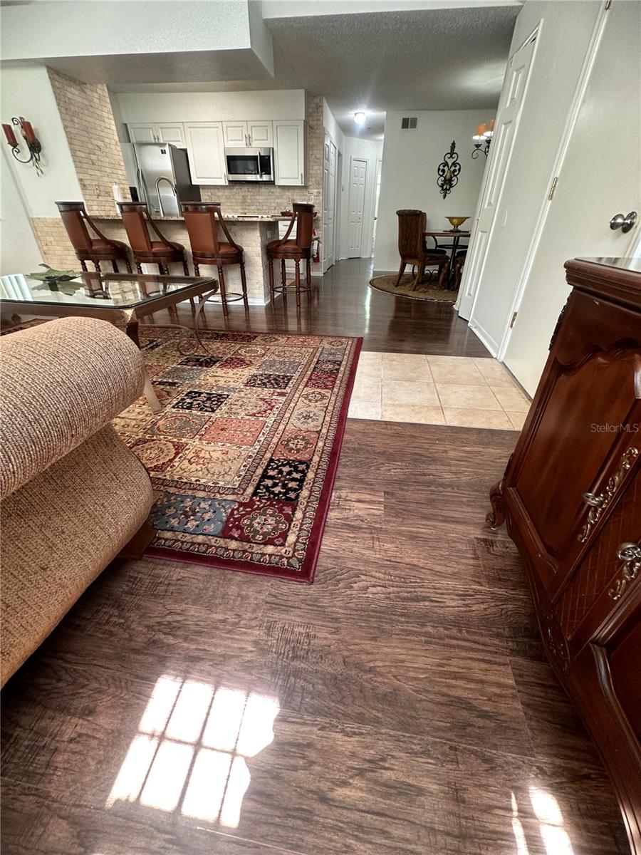 FLOOR DETAIL