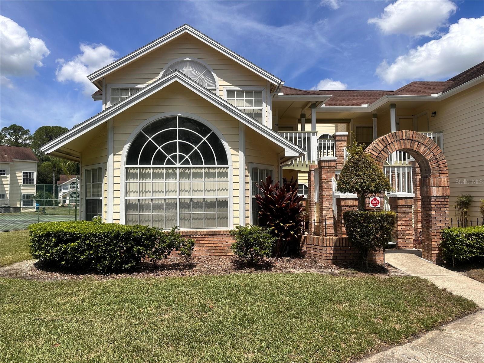 FRONT VIEW OF THE CONDO