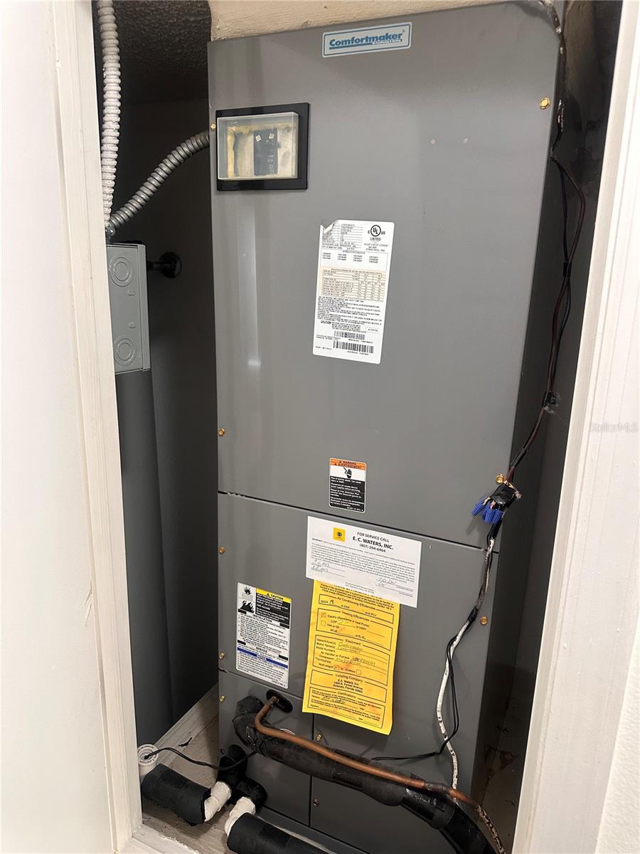 AC UNIT