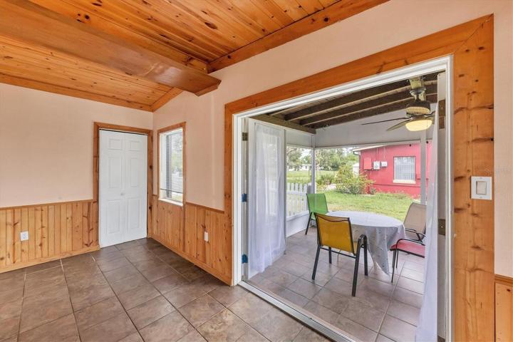 FRENCH DOORS TO SCREENED LANAI
