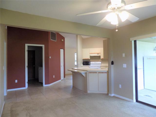 Breakfast bar & dinette area