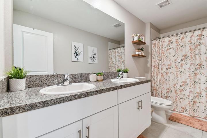 Upstairs Hall Bathroom