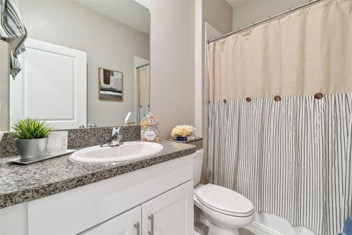 Main Floor Full Bath