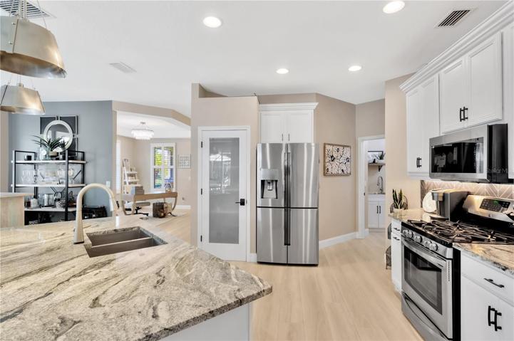 Absolutely Gorgeous Granite Counters!
