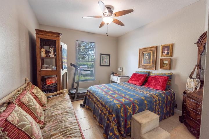Secondary bedroom
