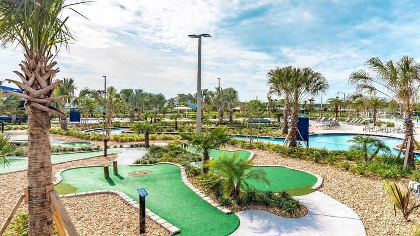 MINI GOLF!