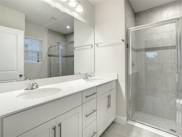 Owners En Suite Bathroom