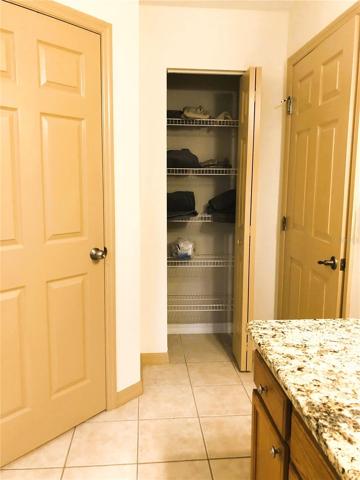 ENSUITE LINEN CLOSET