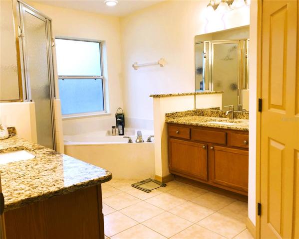 ENSUITE FROM PRIMARY  PRIVACY DOOR
