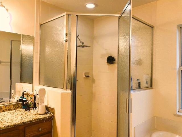 WALK IN SHOWER FOR TWO