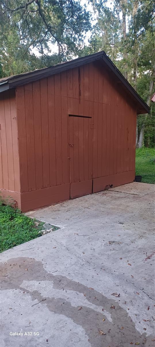 detached garage