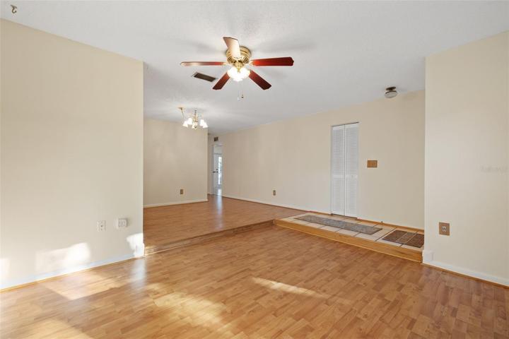 Gleaming laminate floors throughout