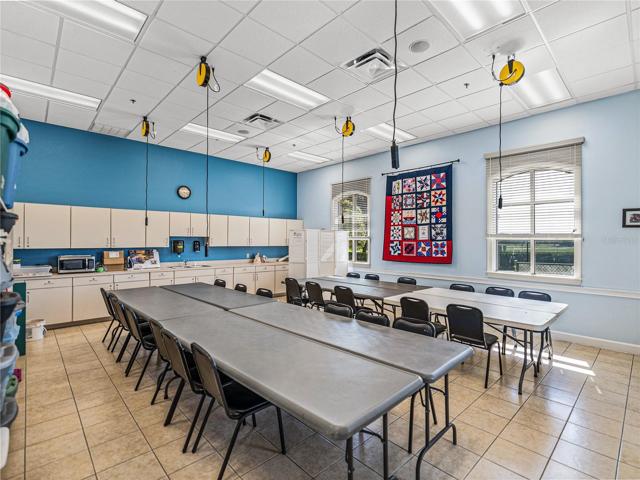 Lake Ashton Health & Fitness Center craft room