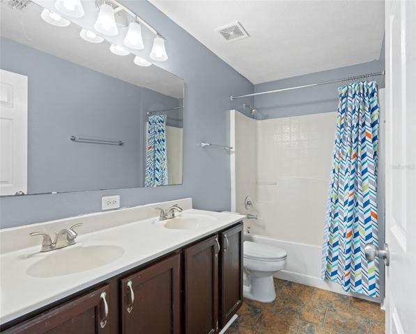 UPSTAIRS BATHROOM