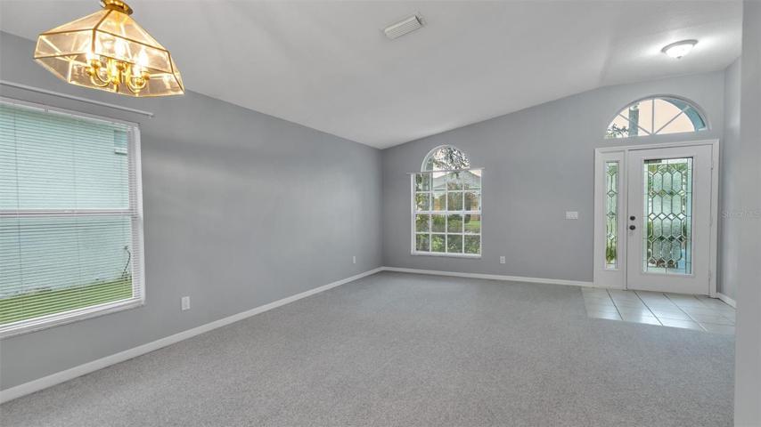 Front living room / dining room combo