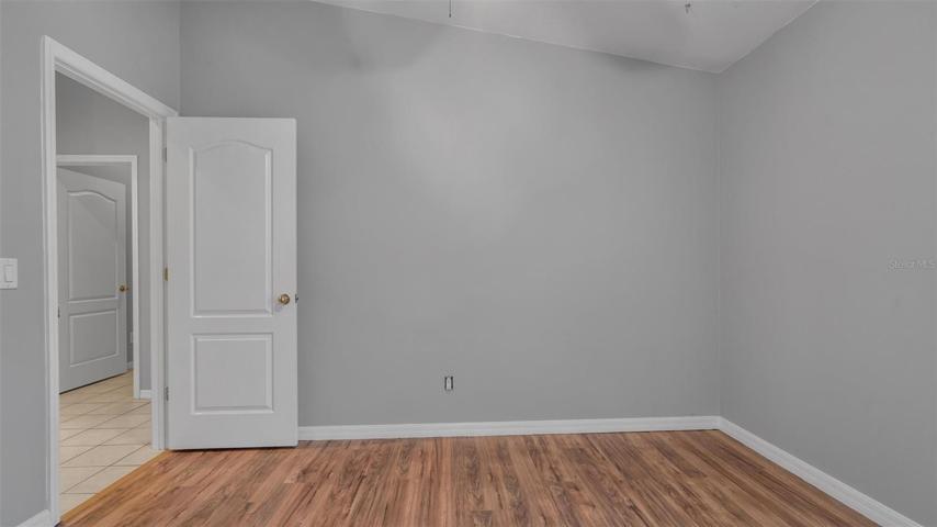 Second bedroom - vaulted ceiling
