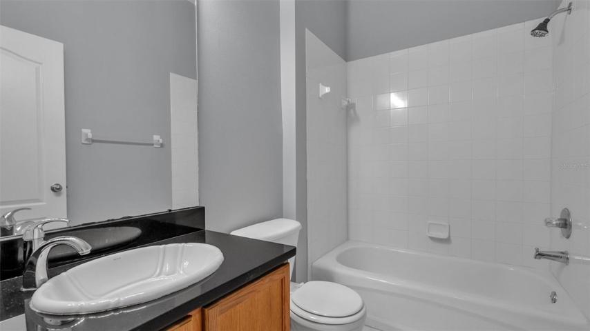 Secondary / guest bath