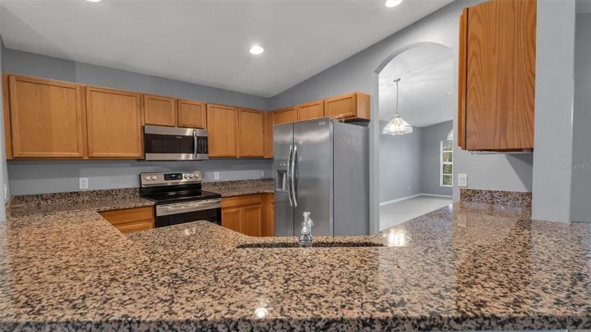 Kitchen with breakfast bar