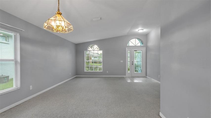 Front living room / dining room combo