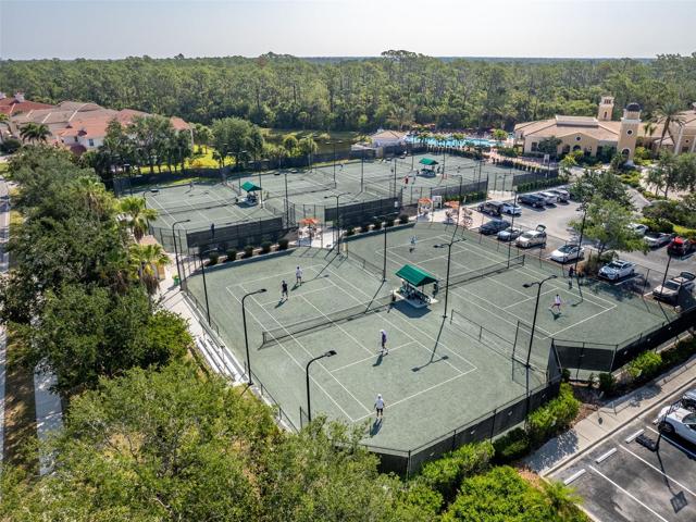 6 Clay tennis courts