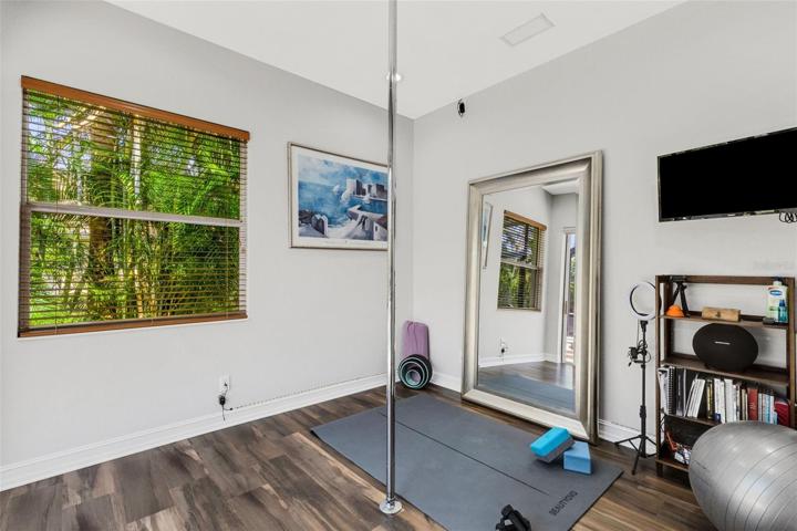 Office/Den/Flex room