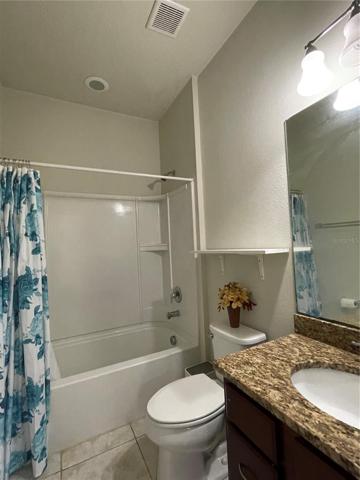 Bath1_Floor1_view2