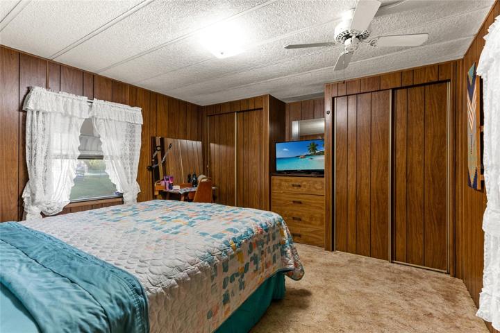 Large Master Bedroom w/double closets