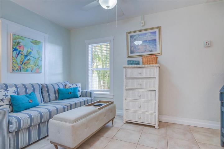 #1 bonus room with sleeper sofa