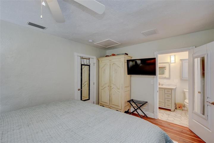 #2 bedroom to bath