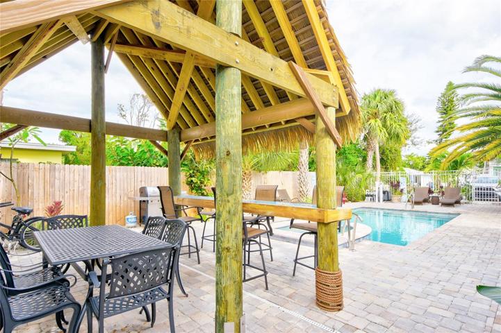 Tiki bar and pool/spa