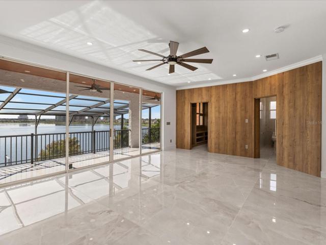 OWNER'S SUITE.