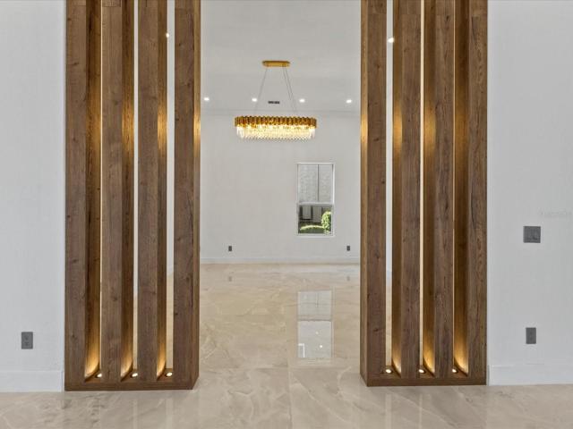 FLEX SPACE/OFFICE.