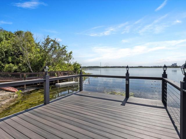 DOCK.