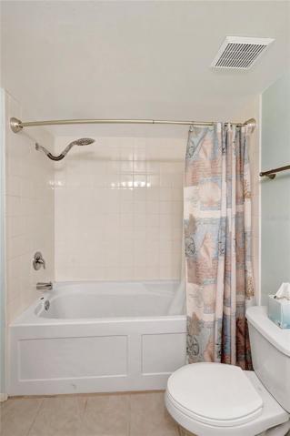 This versatile space that offers both a bathtub and a shower. It's designed with your convenience in mind, allowing you to choose your preferred way to unwind and refresh.