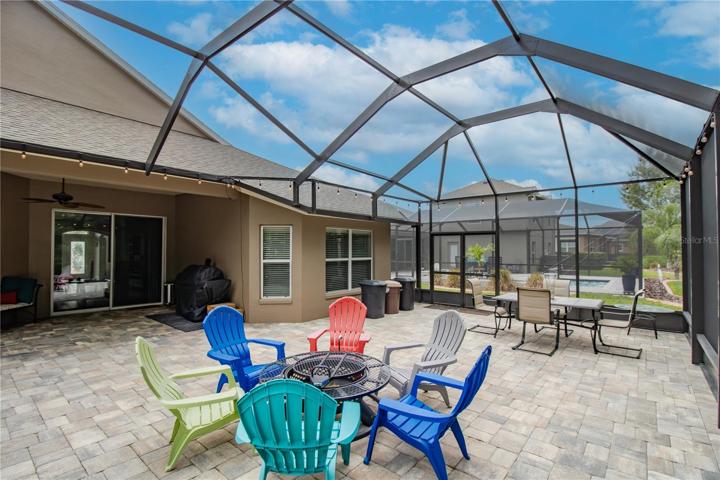 Oversized screened-in area