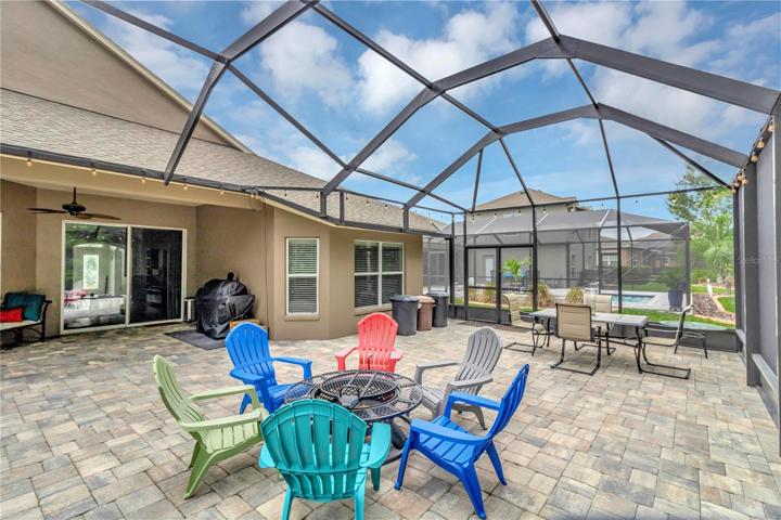 Oversized screened in area