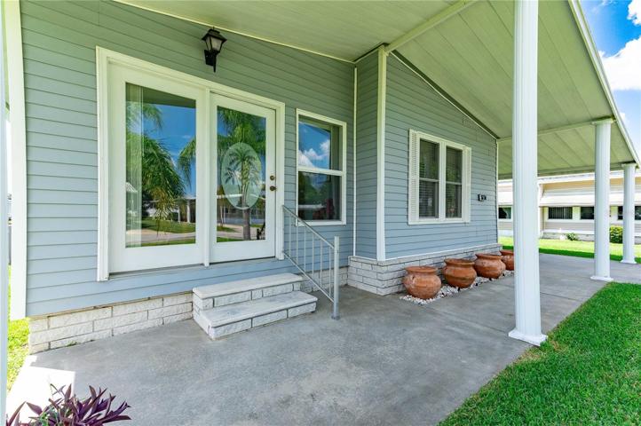 Front patio area.