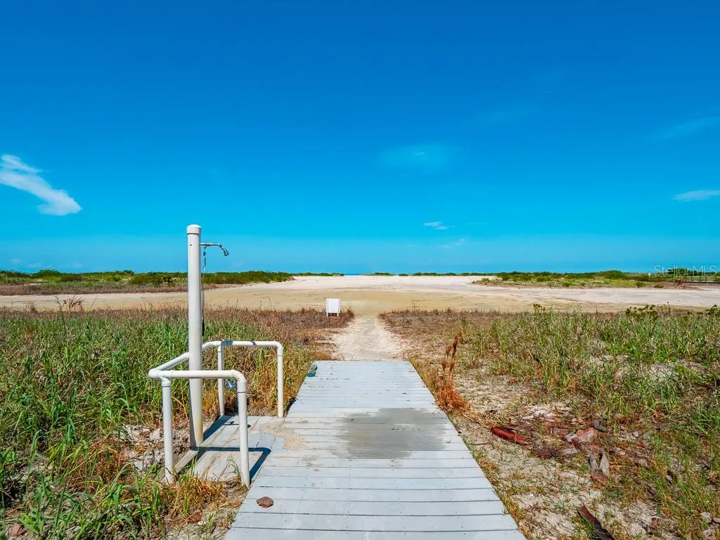 Out door shower and walkway to beach