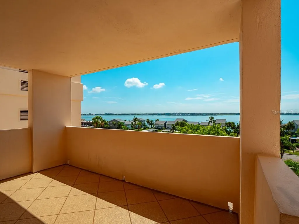 Front Porch/ Balcony