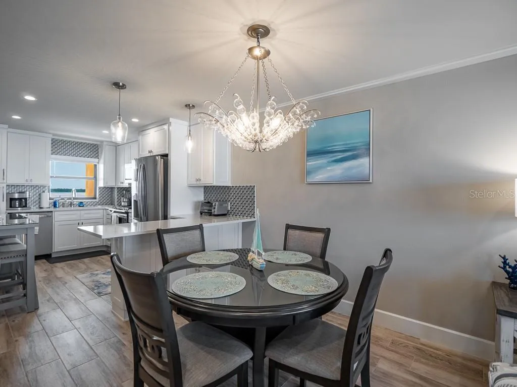 Dining/ Family rm combo