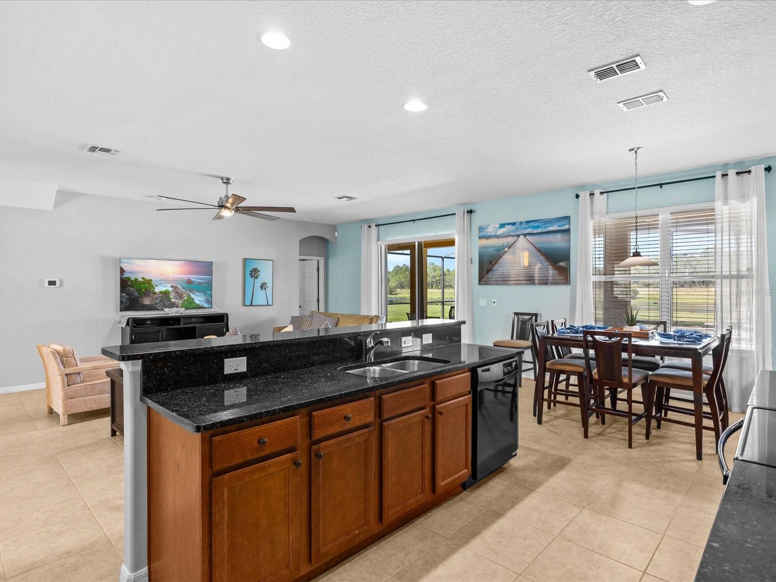 Kitchen/Living Room, Eat in Breakfast space