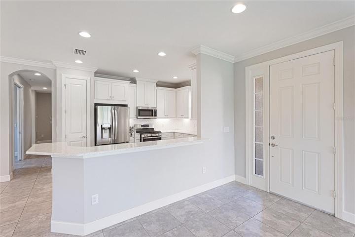 Eat up Counter facing Kitchen