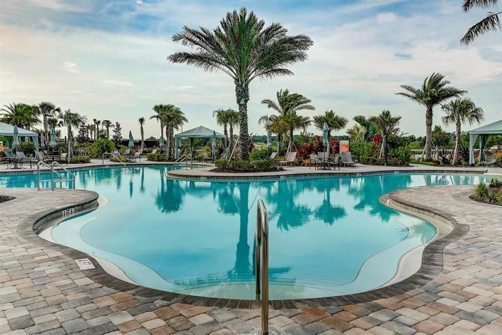 Amenity center Pool