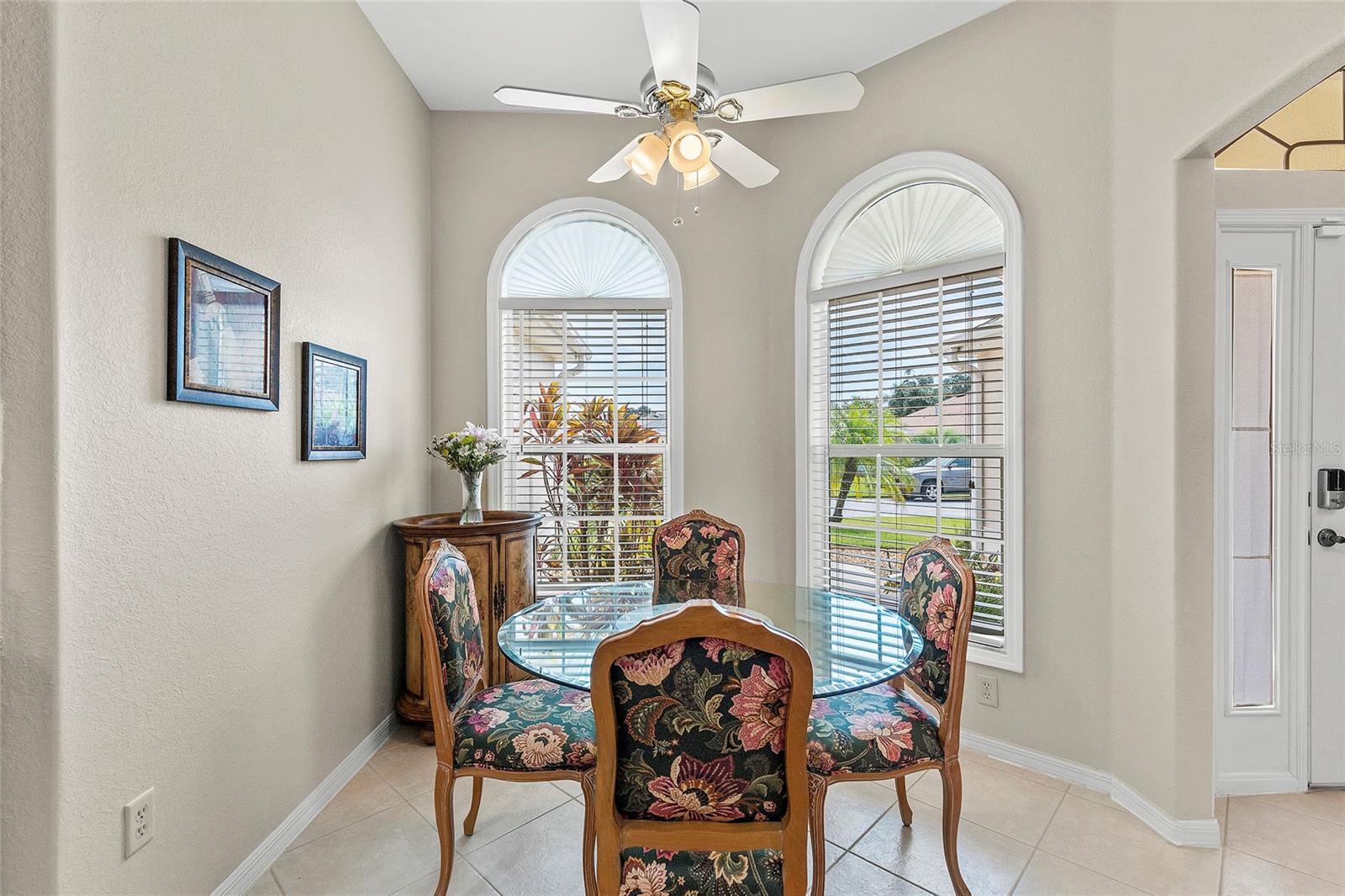 Breakfast nook